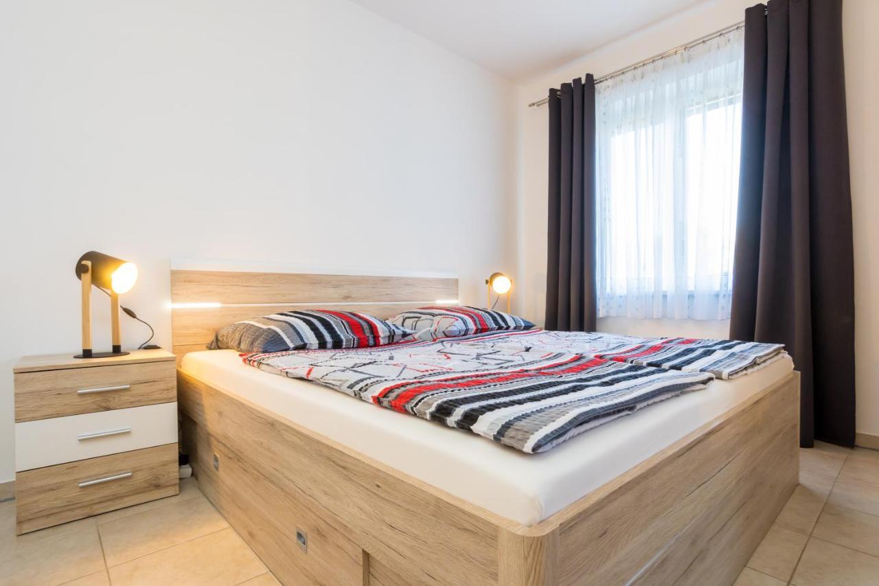 Apartments Sara Milohnici Dış mekan fotoğraf